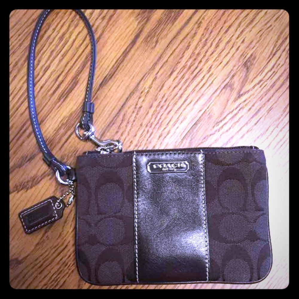 NEW COACH WRISTLET